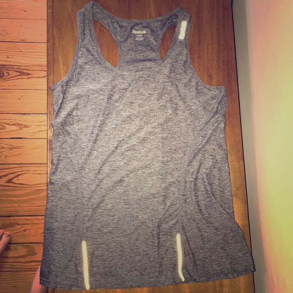 Reebok reflective tank - Picture 1 of 1
